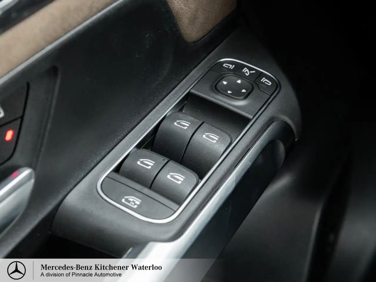 Mercedes-Benz GLB снимка Mercedes-Benz GLB