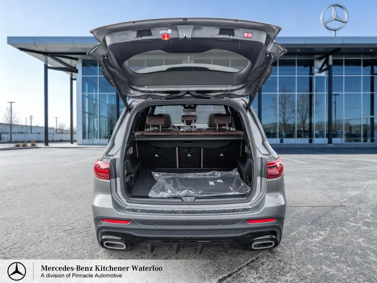 Mercedes-Benz GLB снимка Mercedes-Benz GLB