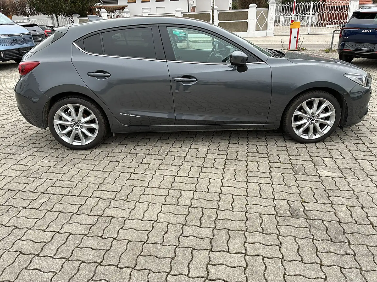 Mazda 3 Mazda3 Sport CD150 Revolution Aut. Grau - 2