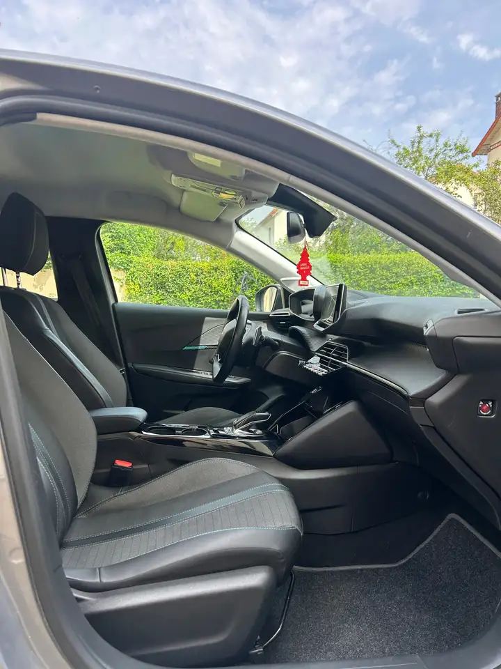 Peugeot 208 208 — photo 6