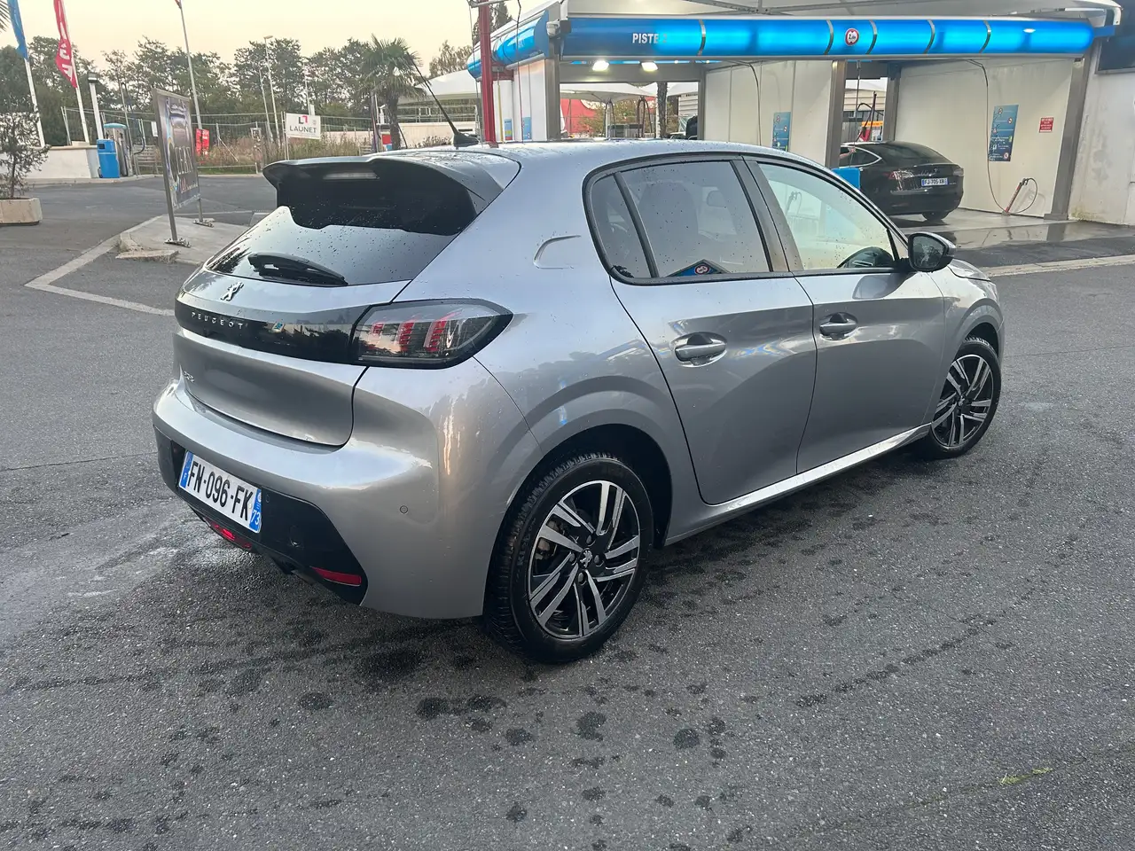 Peugeot 208 208 — photo 3