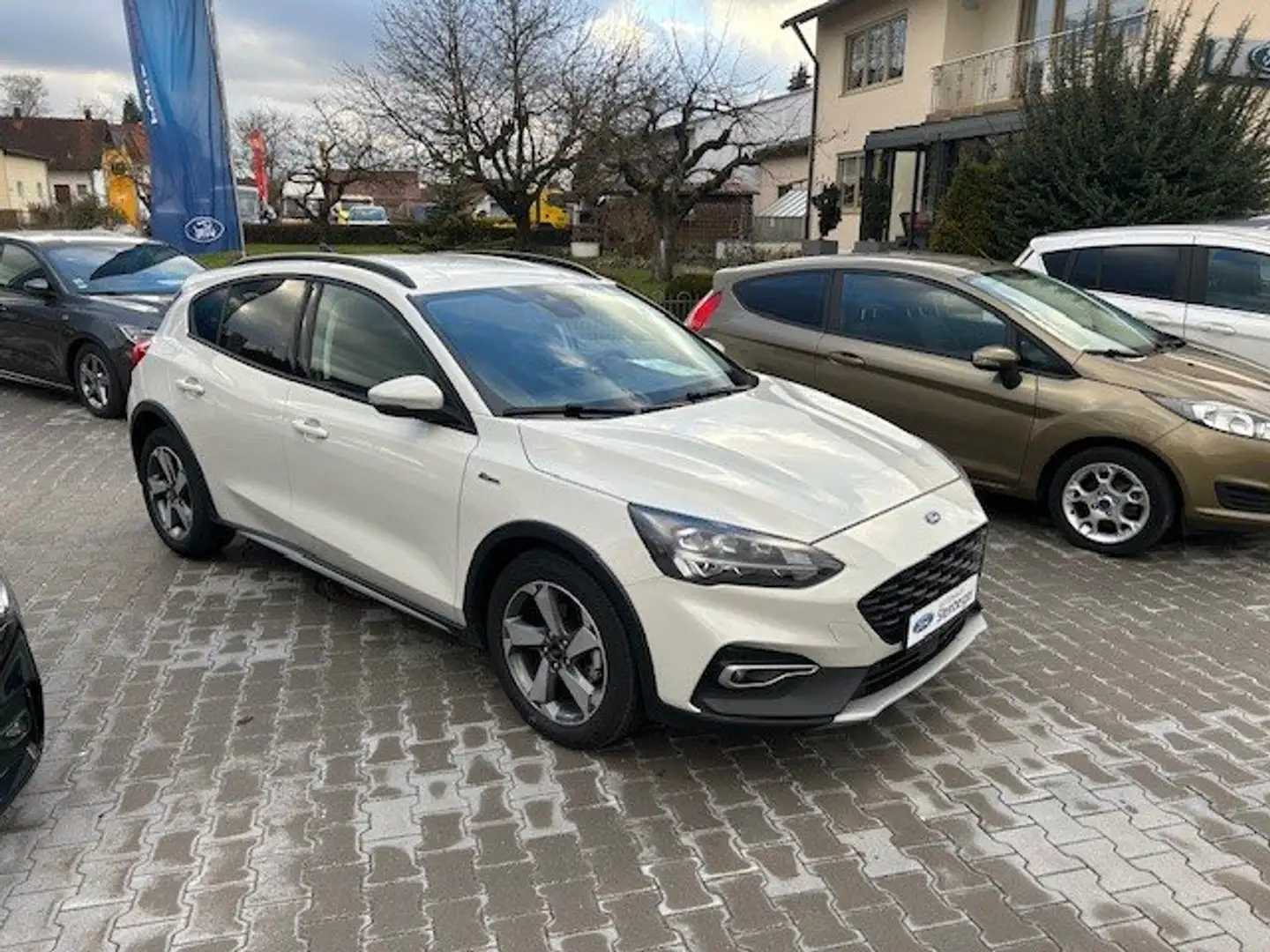 Ford Focus Active, Anhängekupplung abnehmbar Weiß - 1