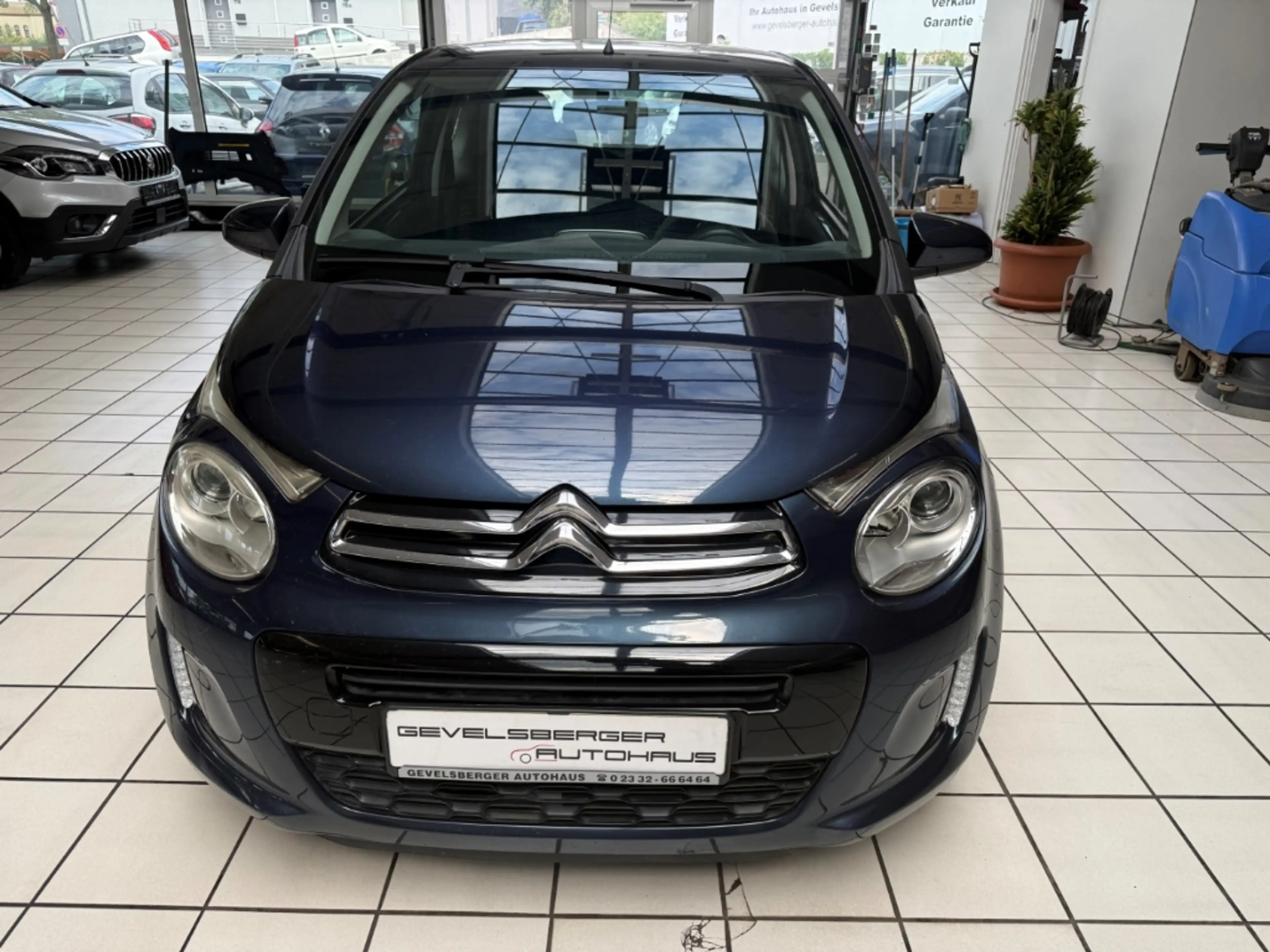 Citroen C1 Feel Scheckheft Klima TÜV neu — photo 2