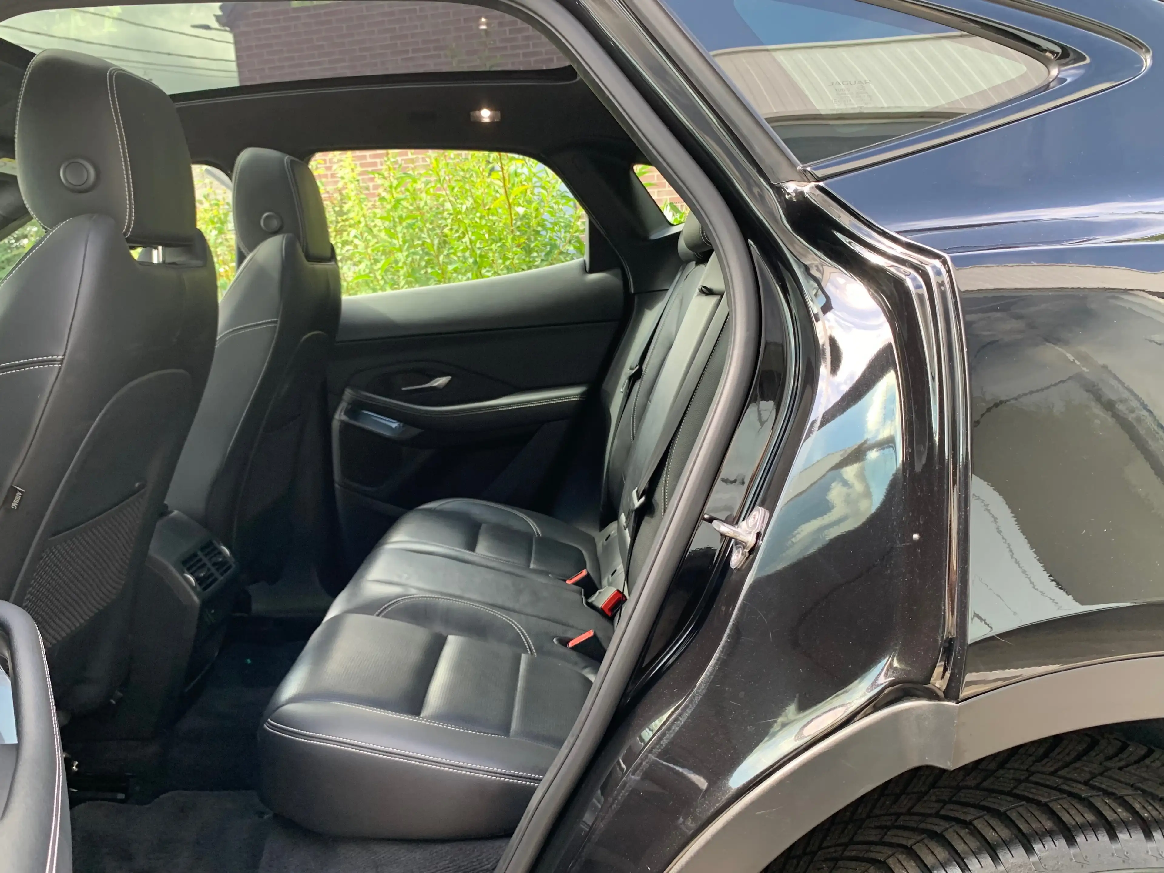 Jaguar E-Pace E-Pace 2.0 D MHEV AWD D165 R-Dynamic HSE — photo 13