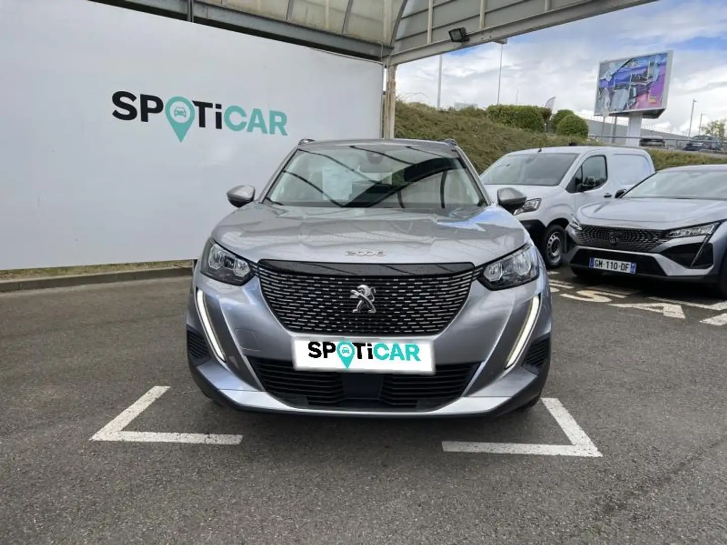 Peugeot e-2008 1.2 PureTech 100ch S\u0026S Allure - 2