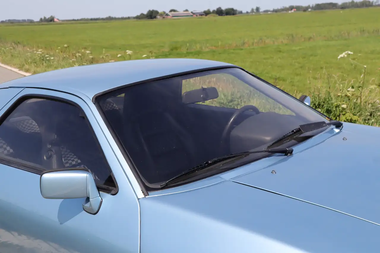 Porsche 928 4.5 Coupé - Hellblau Metallic, Pasha Interior, foto 9