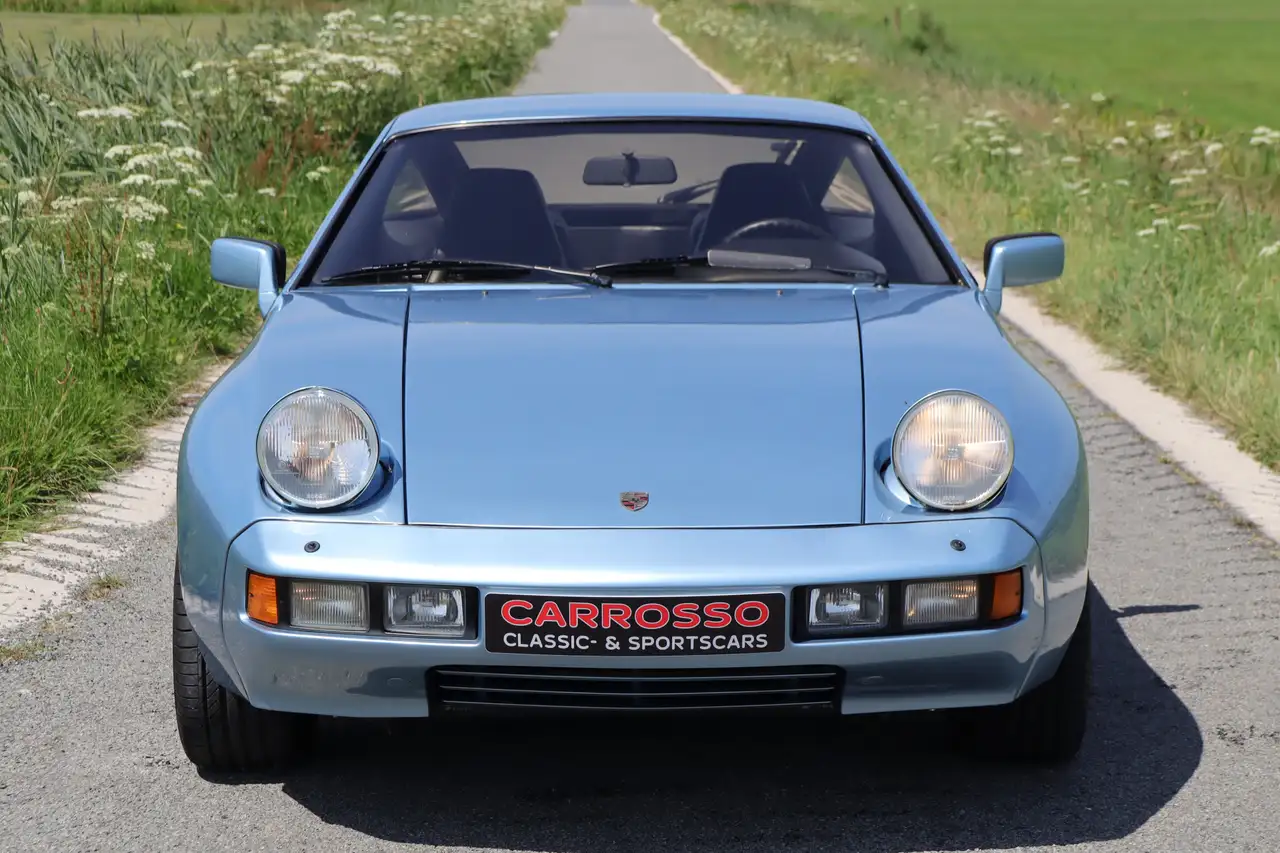 Porsche 928 4.5 Coupé - Hellblau Metallic, Pasha Interior, foto 6