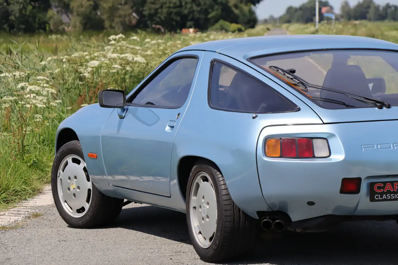 Porsche 928 4.5 Coupé - Hellblau Metallic, Pasha Interior, foto 8