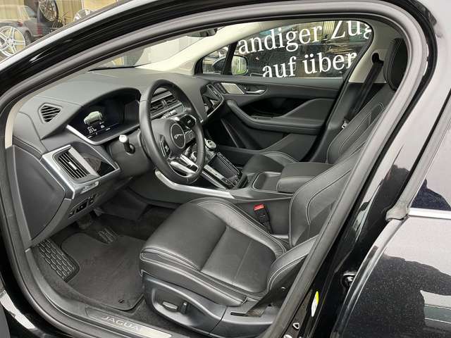 Imagine Jaguar I-Pace EV 400 S - Panorama