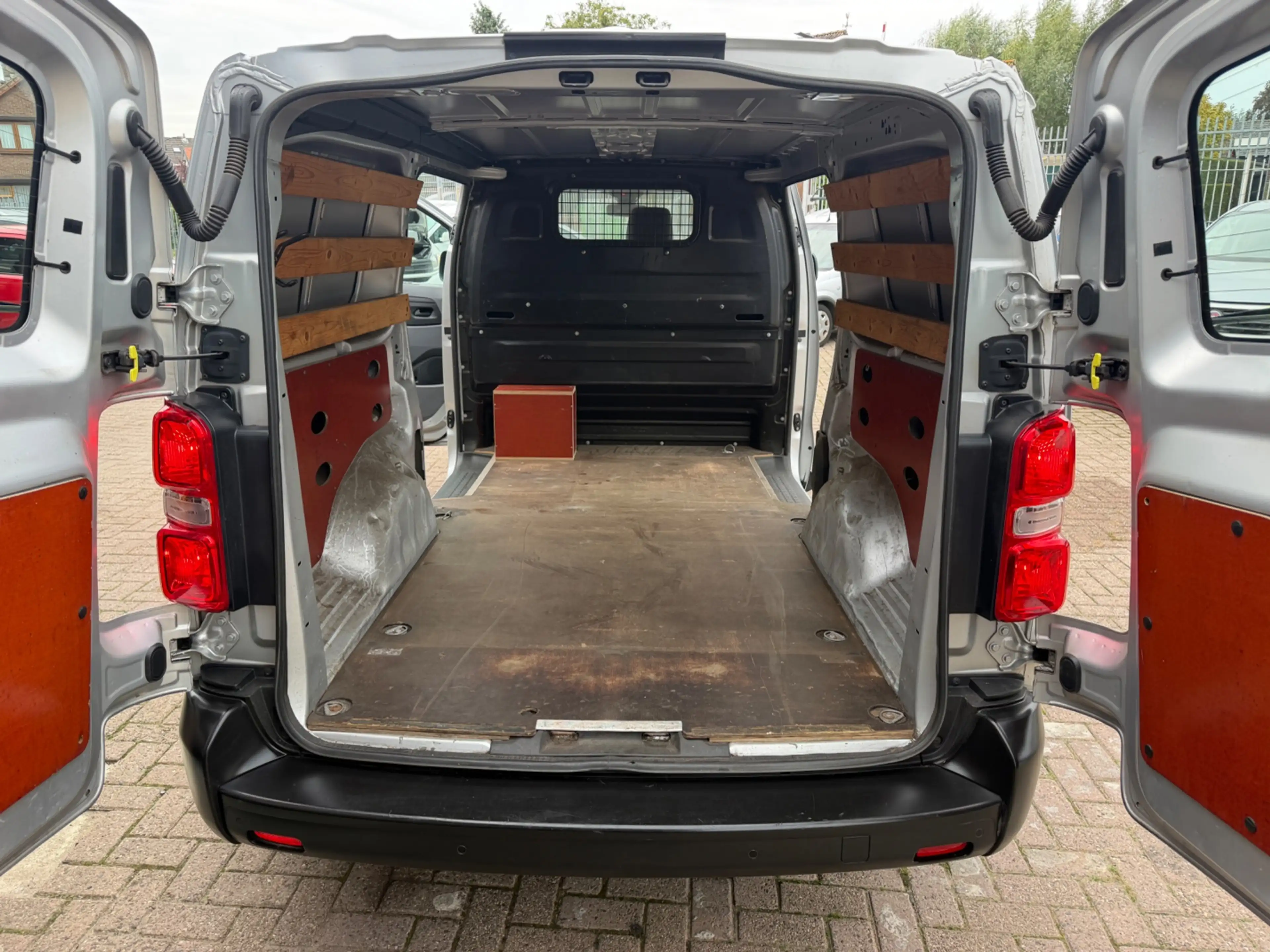 Toyota Proace Worker 2.0 D-4D Navigator Long|2019|euro6|airco|na — photo 3