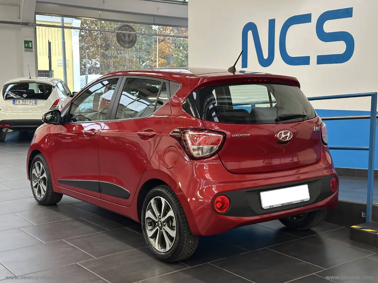 Hyundai i10 1.0 MPI Style NEOPATENTATI Rosso - 2