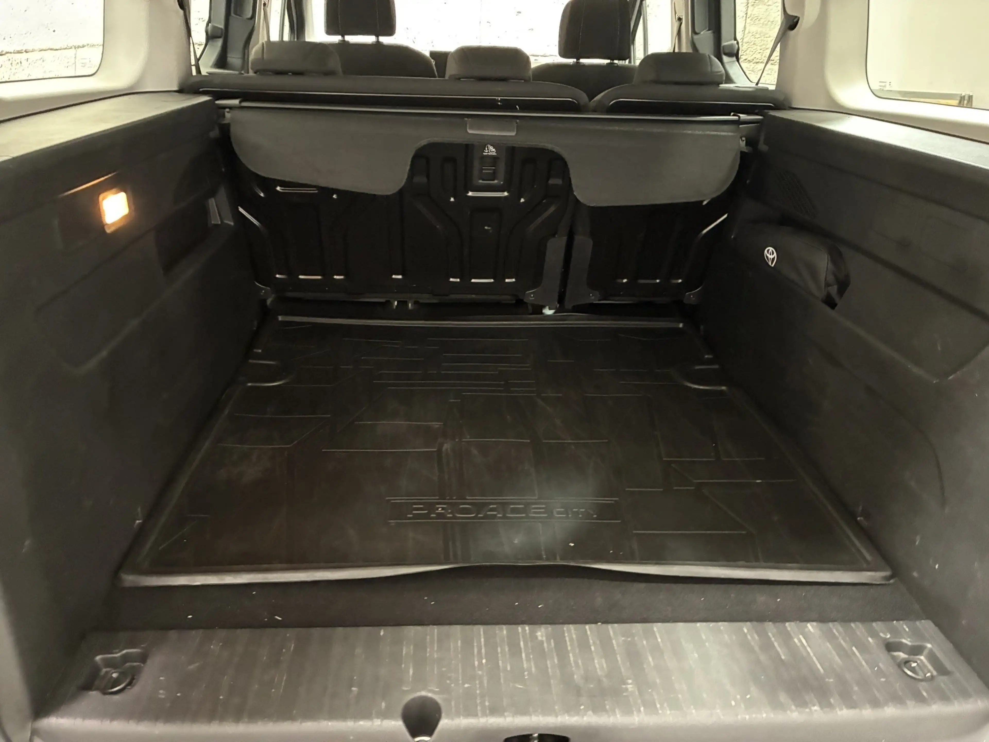 Toyota Proace City Verso 1,2 Shuttle — photo 15