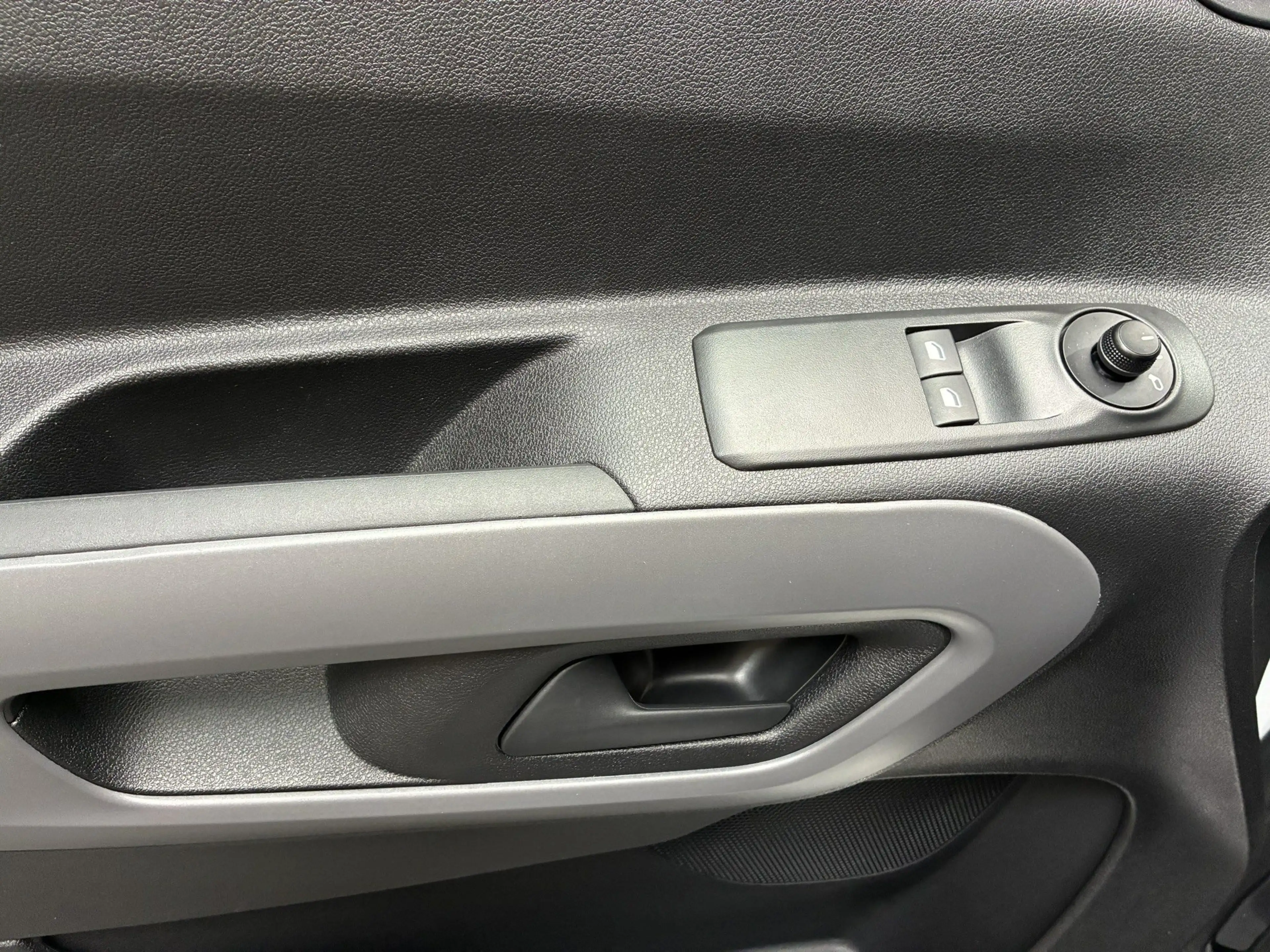Toyota Proace City Verso 1,2 Shuttle — photo 10