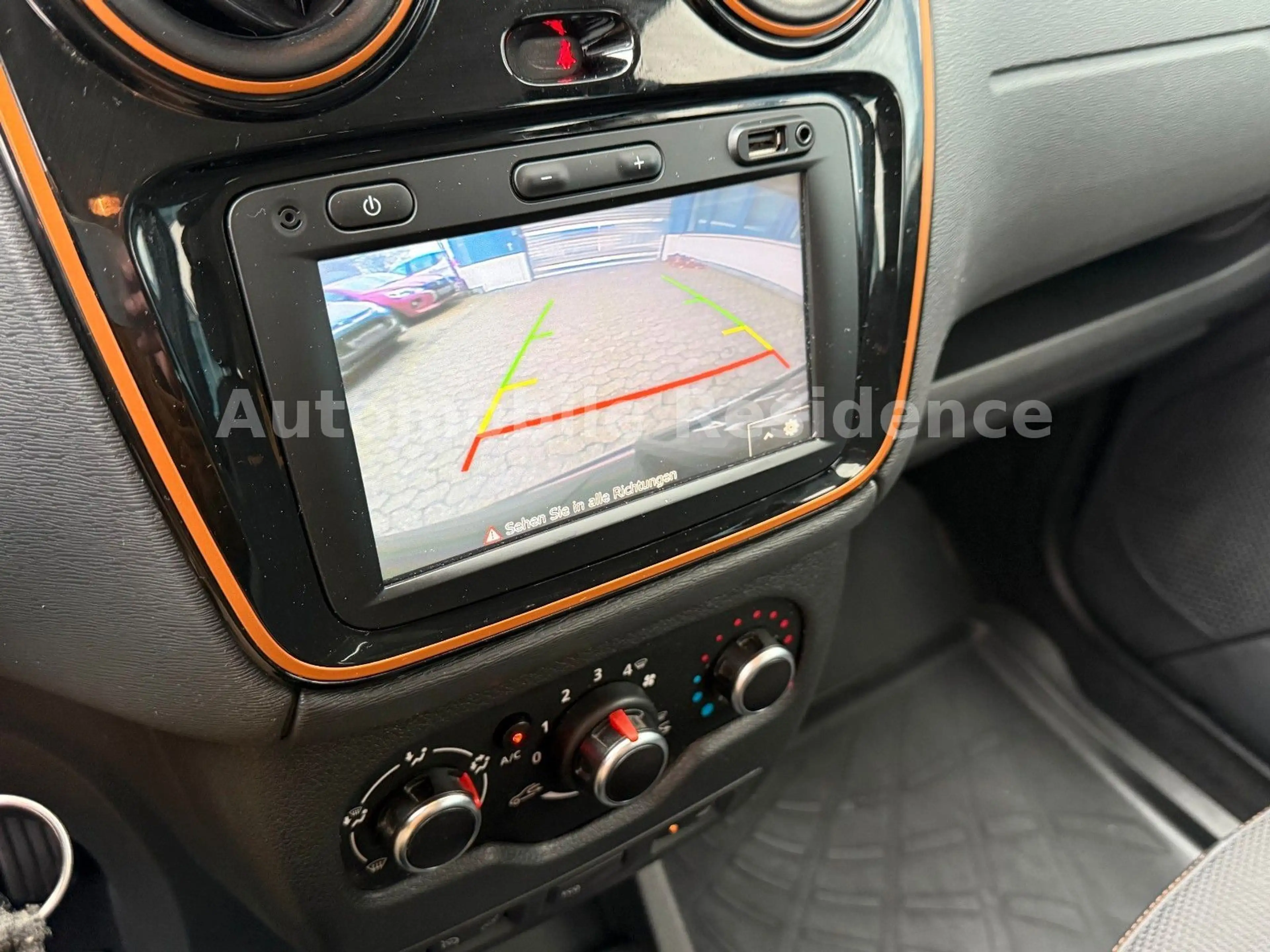 Dacia Lodgy Stepway Celebr. 1.2*NAVI*SHZ*PDC*TEMP*MFL* — photo 15