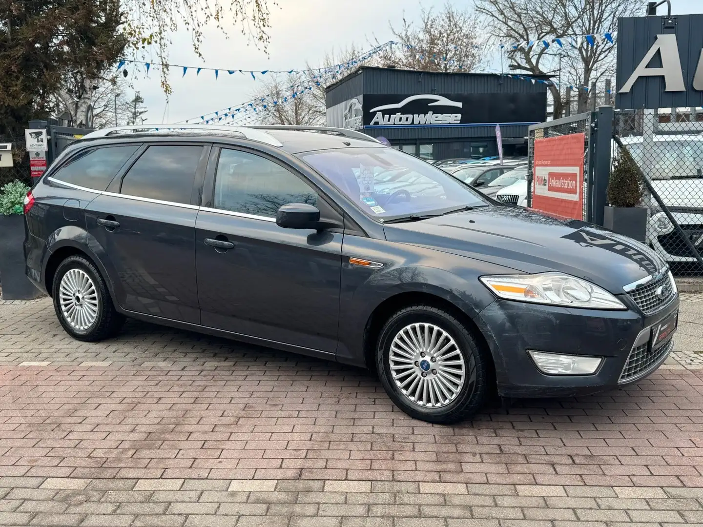 Ford Mondeo 2.0 TDCI Turnier Titanium*Nav*Klima*Szhz* Blau - 1