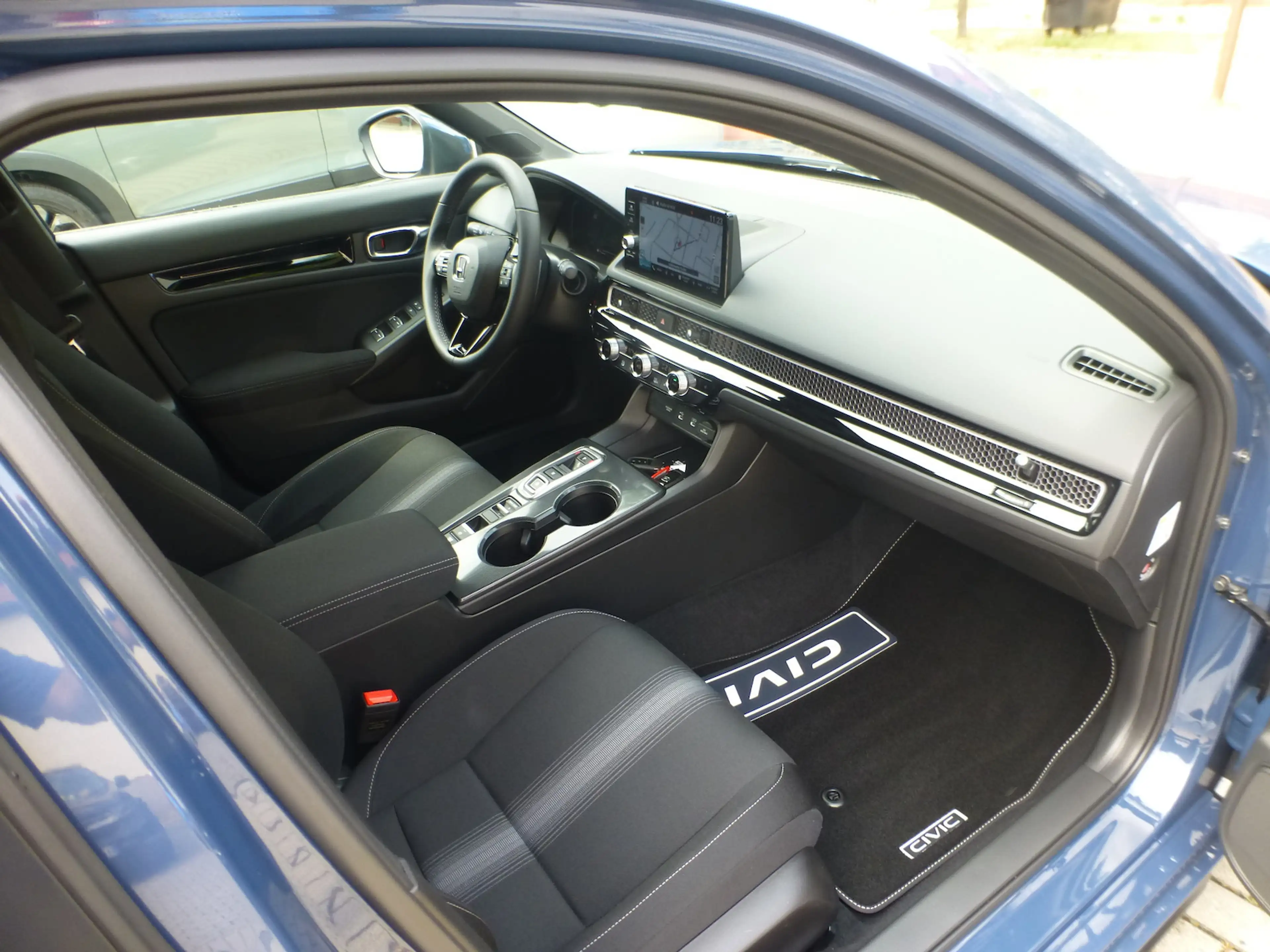 Honda Civic e:HEV 2,0i-MMD Hybrid Elegance 8JahreGarantie — photo 6
