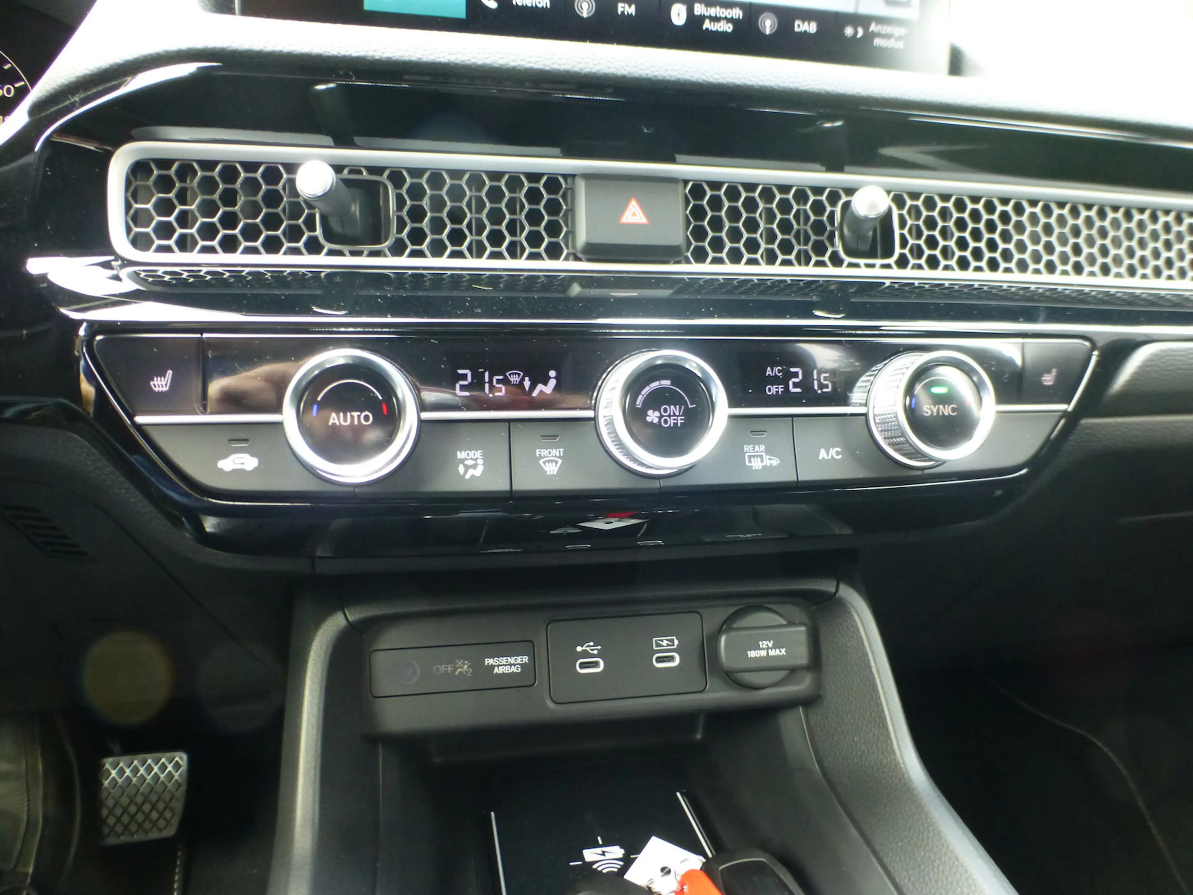 Honda Civic e:HEV 2,0i-MMD Hybrid Elegance 8JahreGarantie — photo 4
