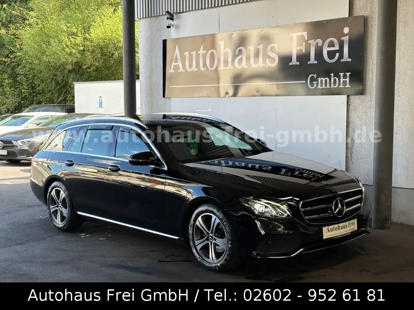 Mercedes-Benz E 220 d T-Modell*AVANTGARDE-EXT*360KAM*LED*2HAND Nero - 1