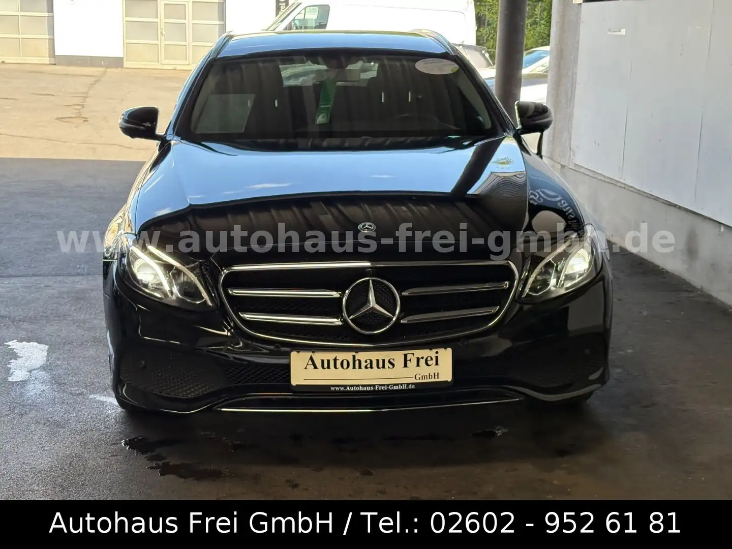 Mercedes-Benz E 220 d T-Modell*AVANTGARDE-EXT*360KAM*LED*2HAND Nero - 2