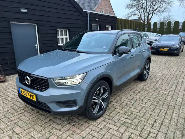 Volvo XC40 2.0 T4 R-Design