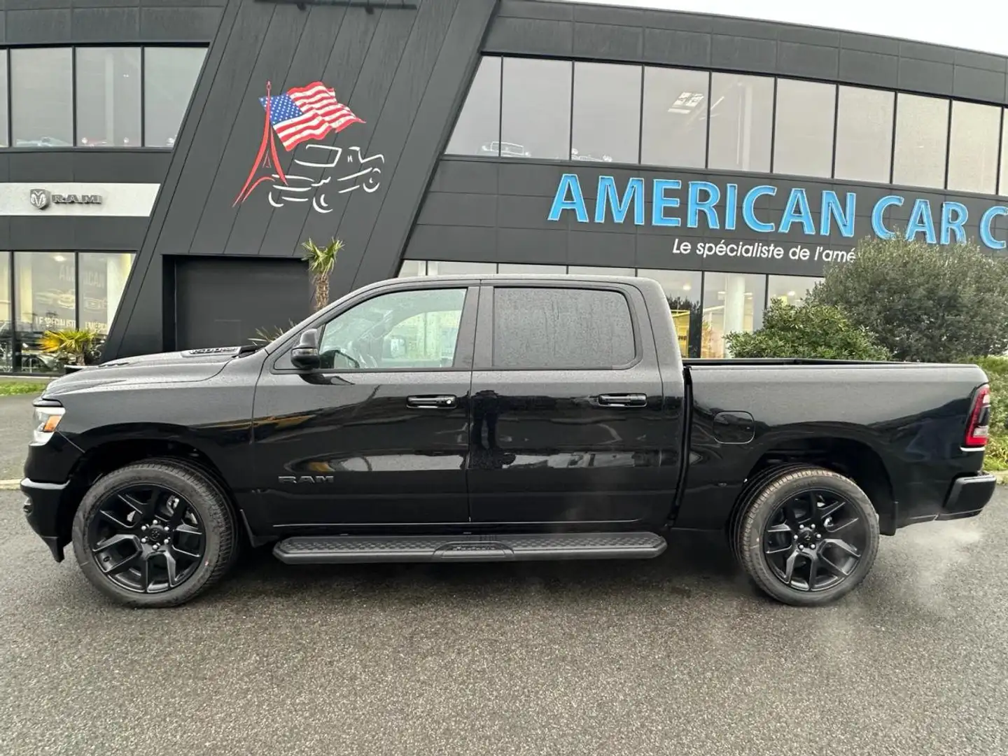 Dodge RAM 1500 CREW LARAMIE SPORT NIGHT EDITION Noir - 2