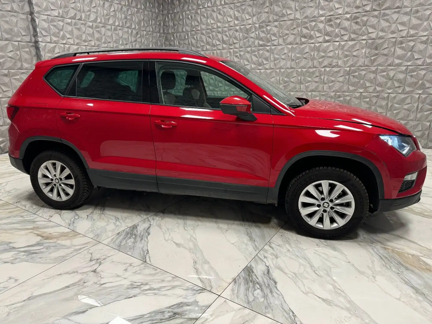 SEAT Ateca 1,0 Reference Eco TSI Rojo - 2