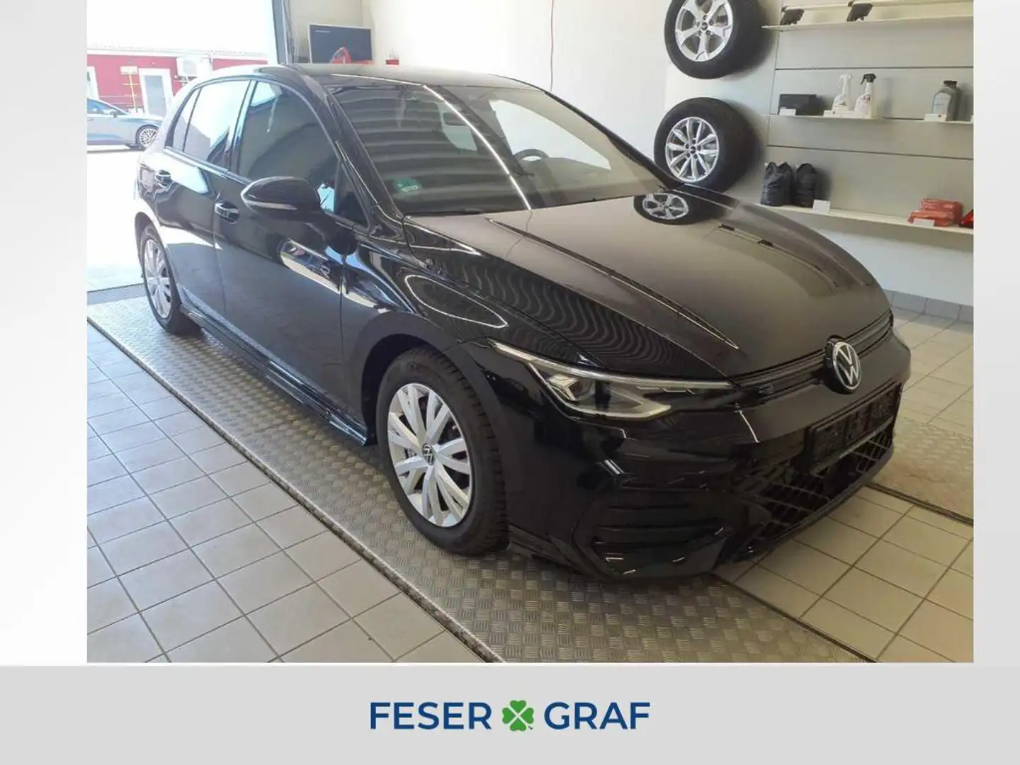 Volkswagen Golf VIII R-Line 1.5 eTSI DSG 150PS Negro - 1