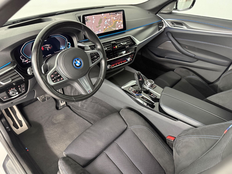 BMW 530 e xDrive M Sport H&K HUD Laserlicht ACC — photo 11
