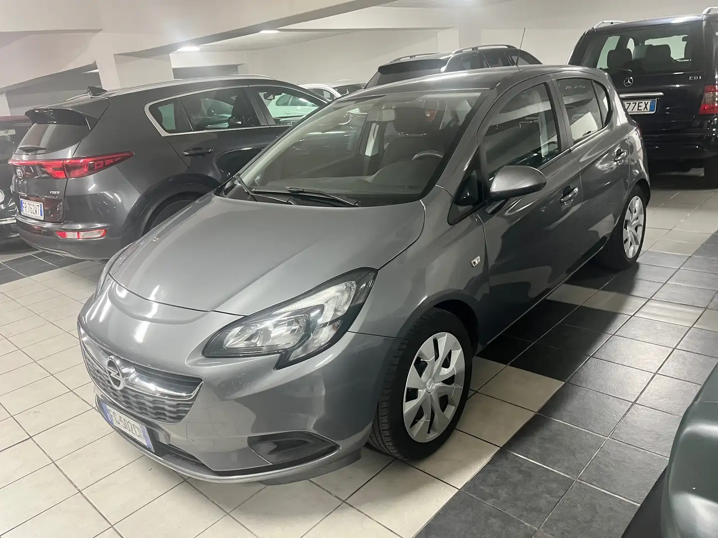 Opel Corsa Gris - 2