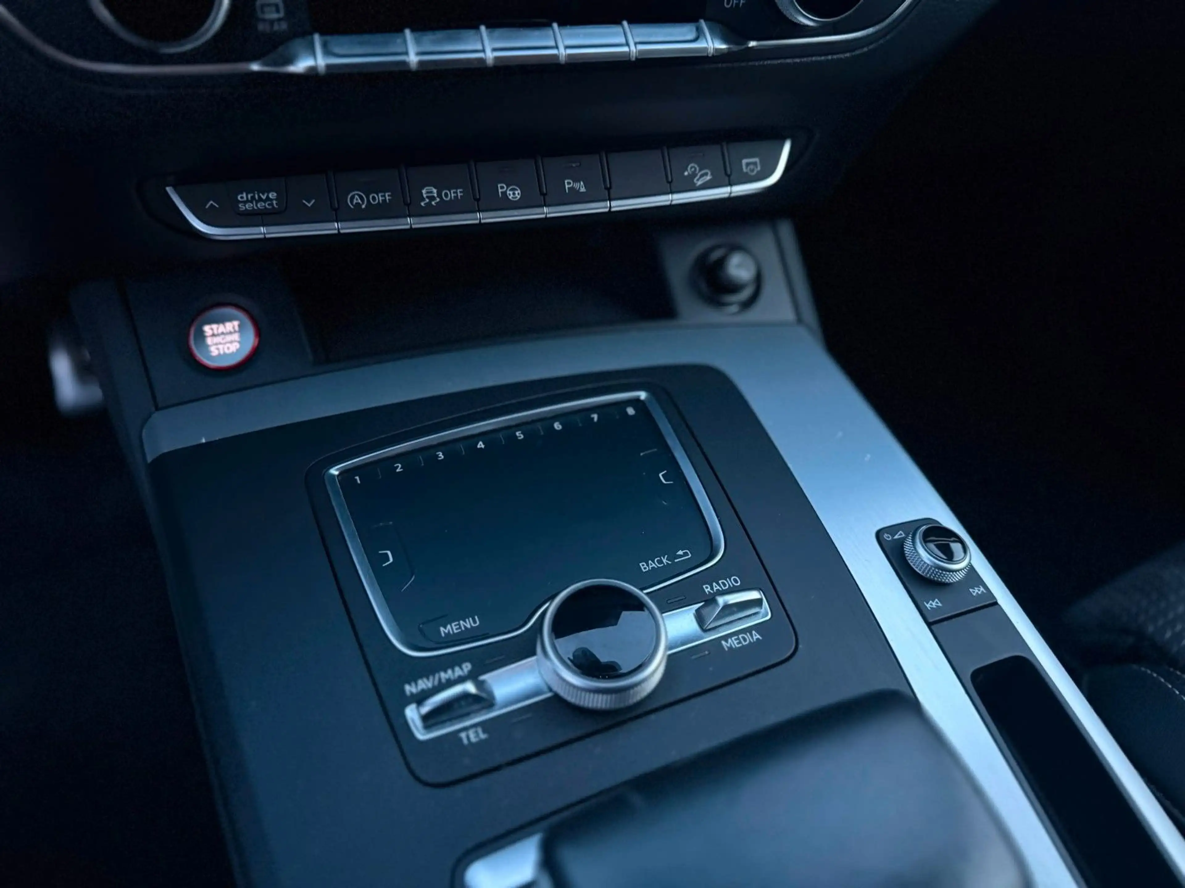 Audi SQ5 3.0 TFSI quattro, wenig KM — photo 15
