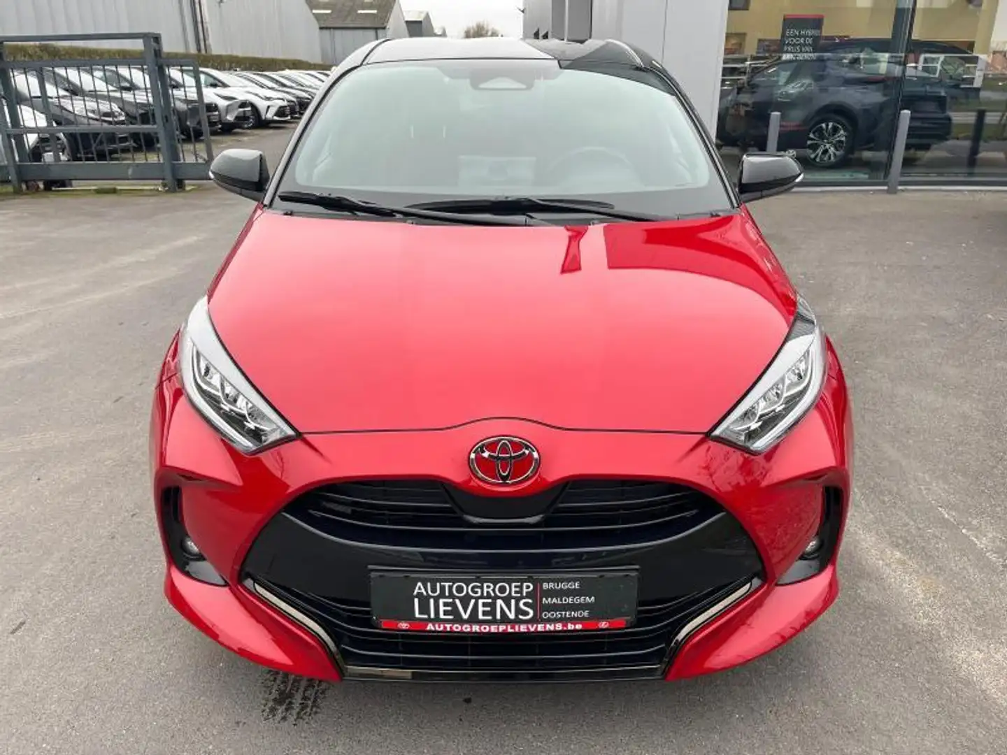 Toyota Yaris Style 130 1.5Hyb Rouge - 2