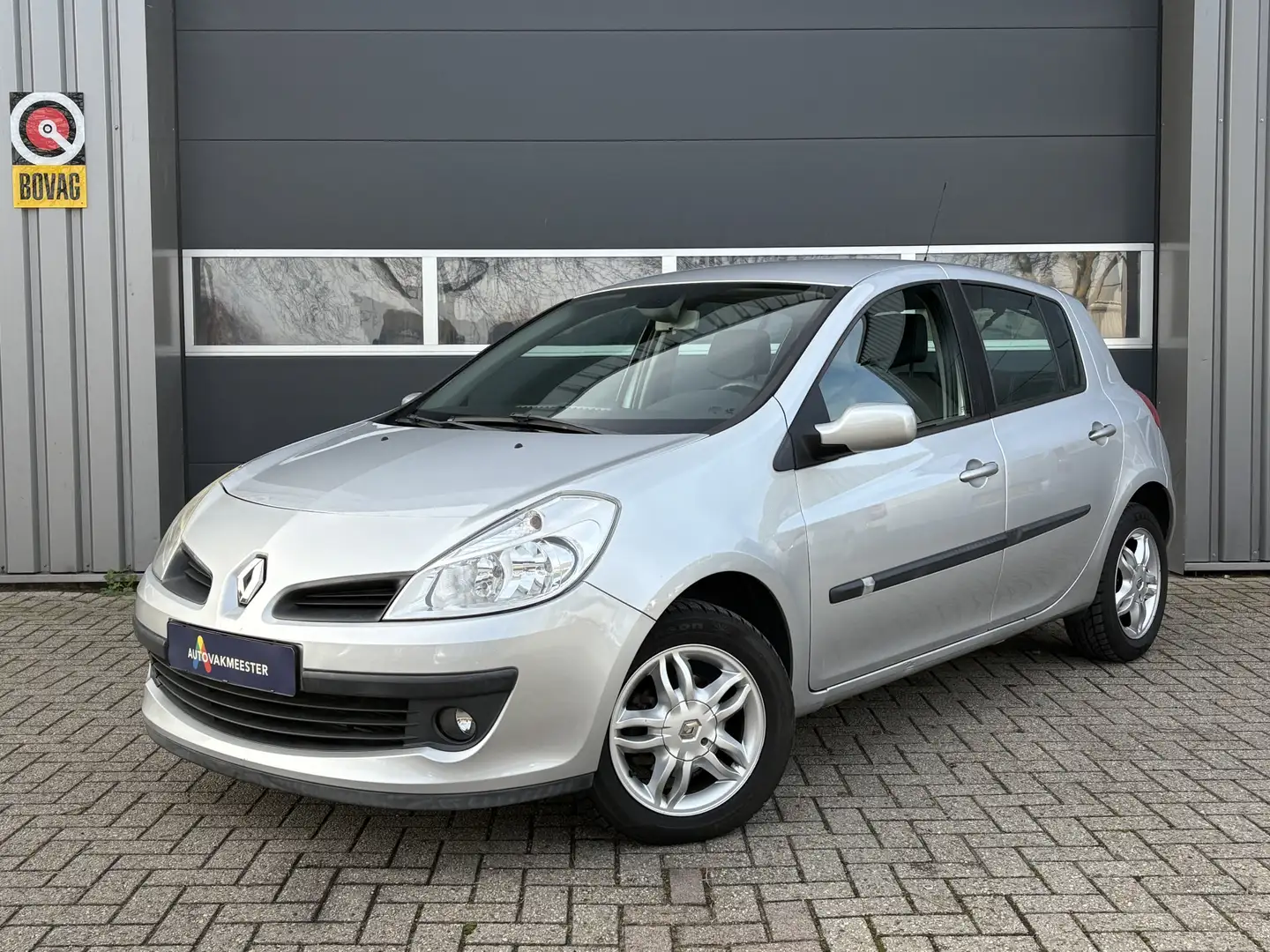 Renault Clio 1.6-16V Dynamique S Automaat | All Season | Half L Gris - 1