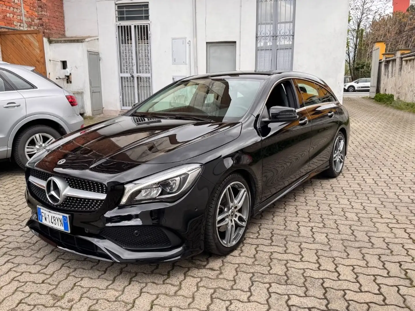 Mercedes-Benz CLA 200 d Automatic Shooting Brake Sport 4matic 51000 km.! Noir - 1