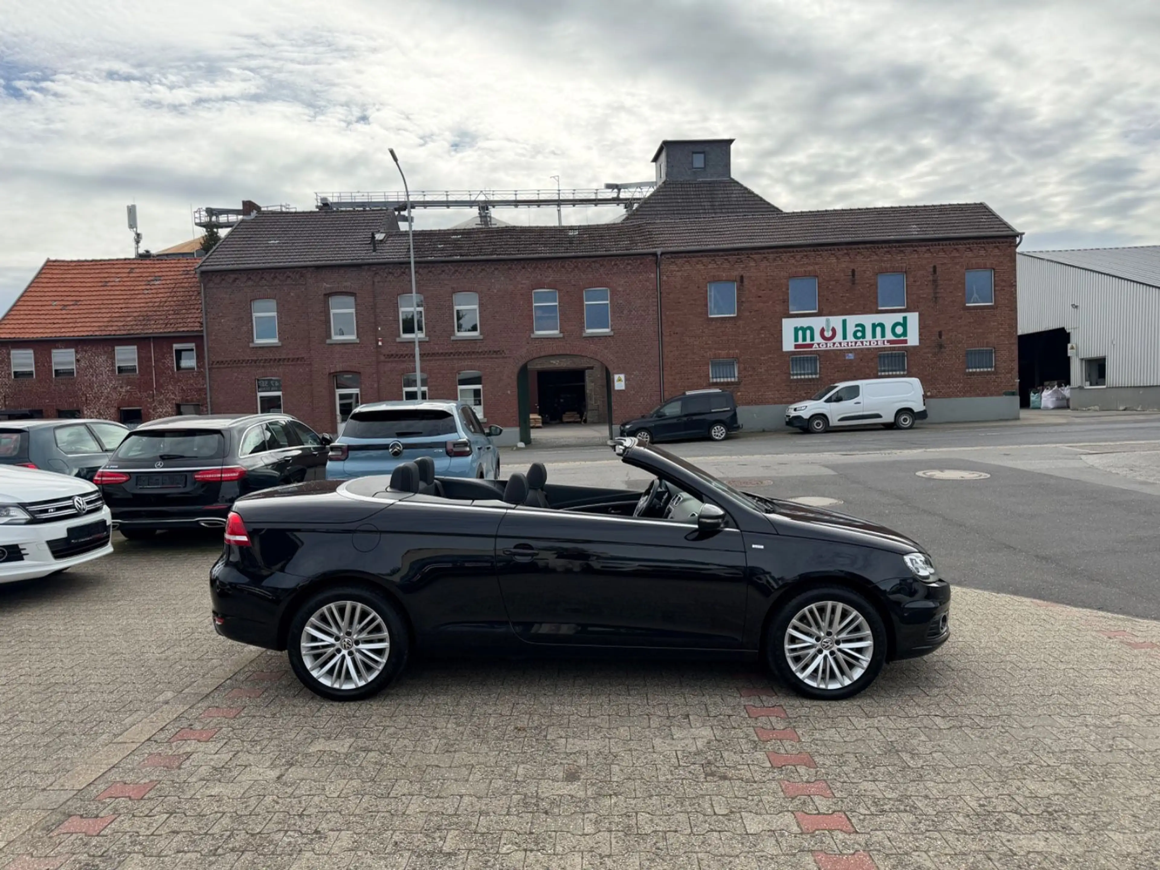 Volkswagen Eos Cup FACELIFT LED NAVI SITZHZG 2HD SEHR GEPFL — photo 8