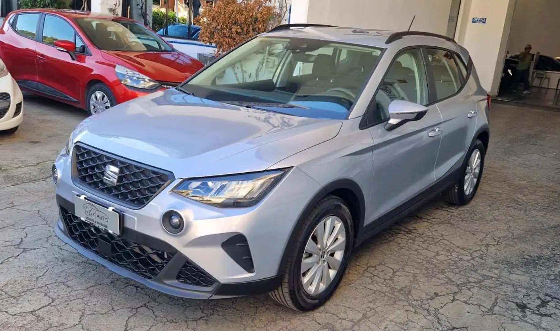SEAT Arona Arona 1.0 ecotsi Style 110cv dsg Argento - 1