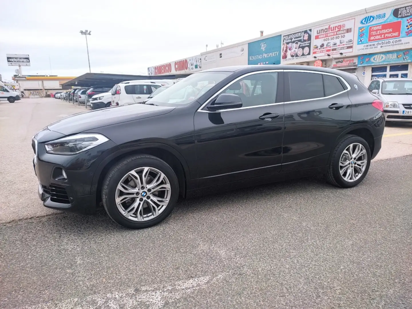 BMW X2 xDrive 18dA Advantage Schwarz - 2