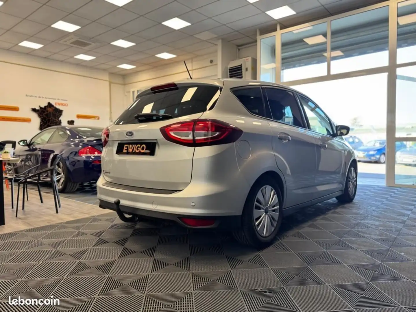 Ford C-Max Focus 1.5l TDCI 95ch TREND BUSINESS NAVI START-STO Grijs - 2