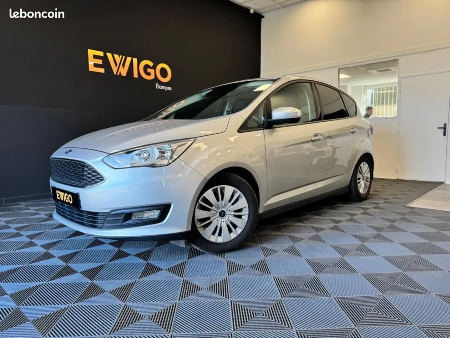 Ford C-Max Focus 1.5l TDCI 95ch TREND BUSINESS NAVI START-STO Grijs - 1