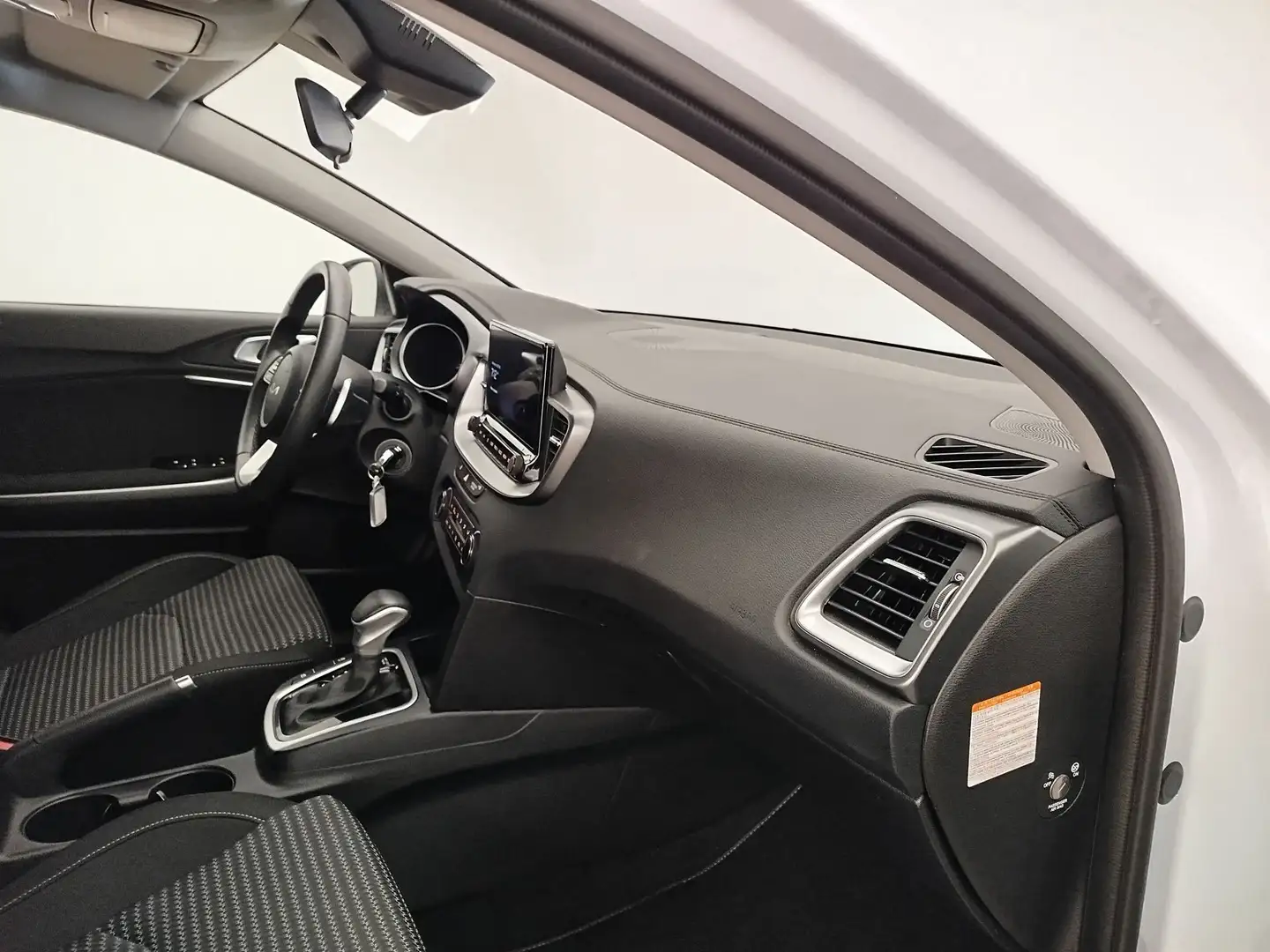 Kia XCeed 1.5 MHEV DCT Drive Blanco - 2