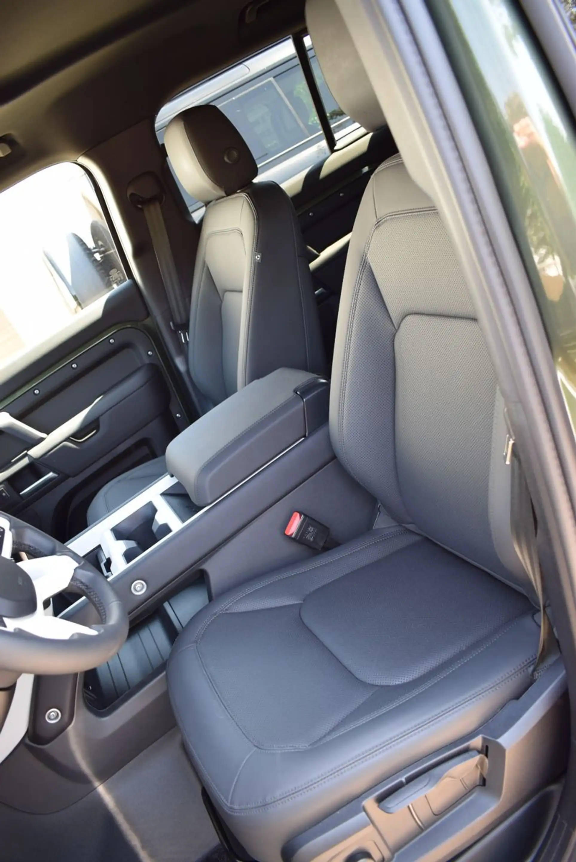 Land Rover Defender 110 D250 S / BLACKPACK/WIPA/LUFT/AHK — photo 13