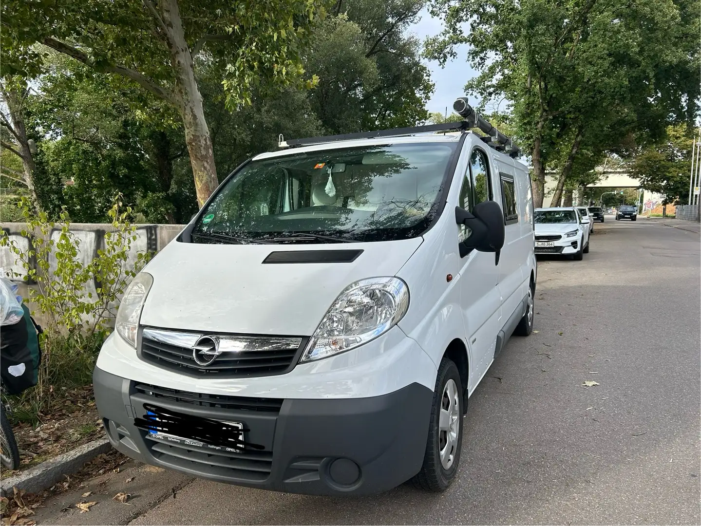 Opel Vivaro Campervan mit Wohnmobilzulassung Weiß - 1