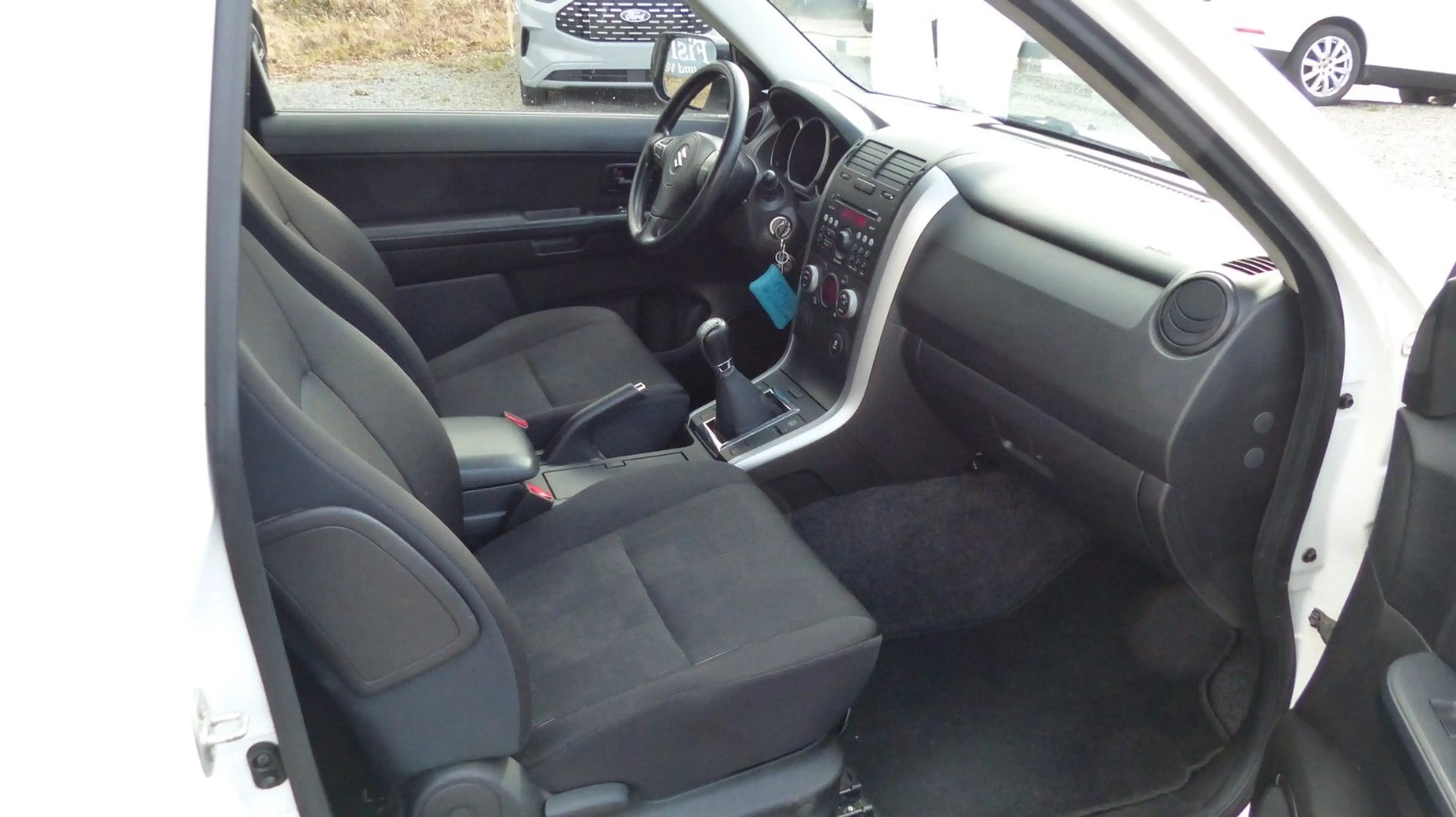Suzuki Grand Vitara 1.6 Ltr. City — photo 13