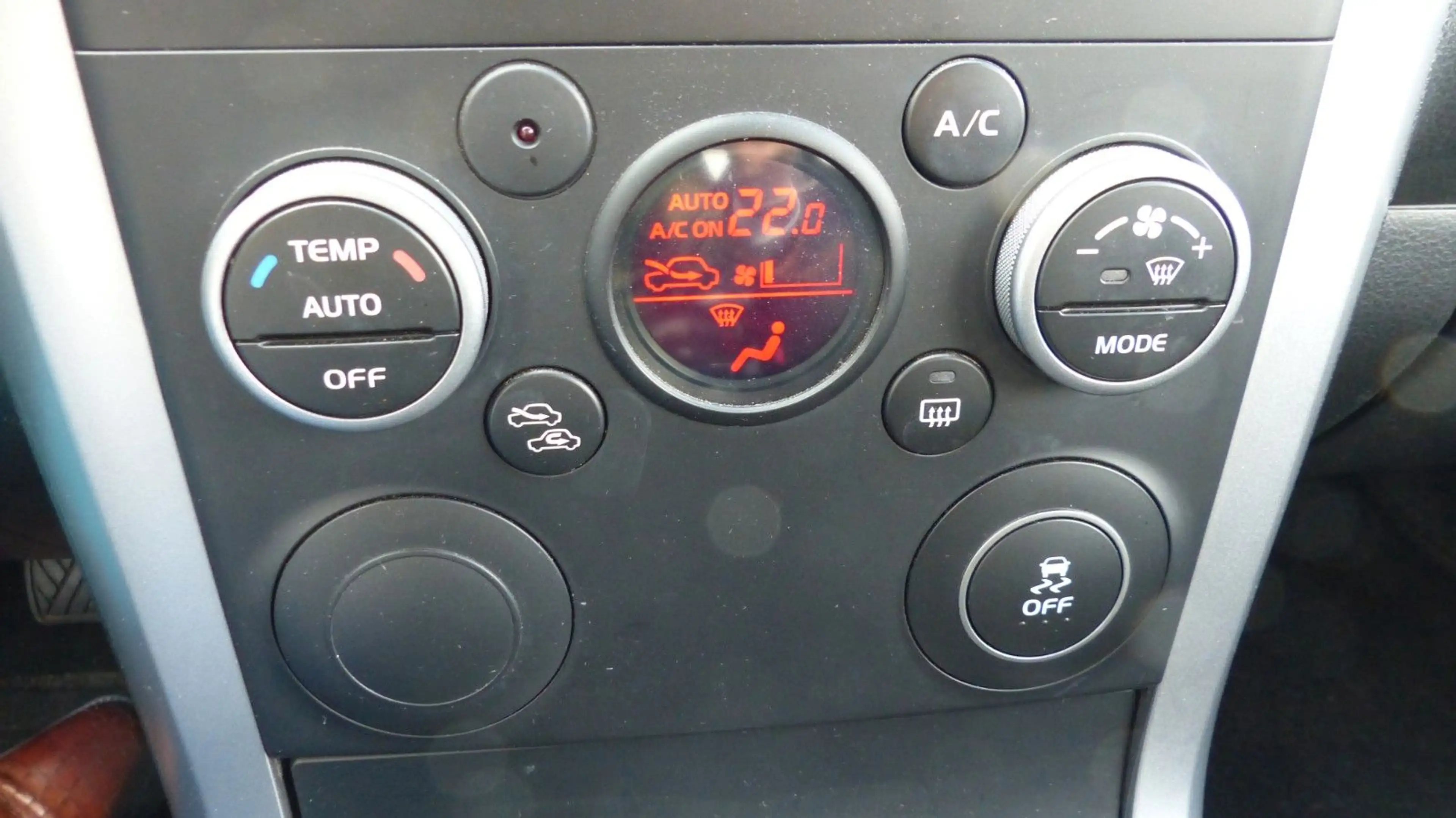 Suzuki Grand Vitara 1.6 Ltr. City — photo 17