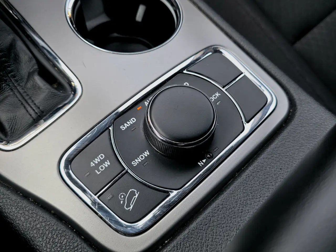 Jeep Grand Cherokee снимка Jeep Grand Cherokee