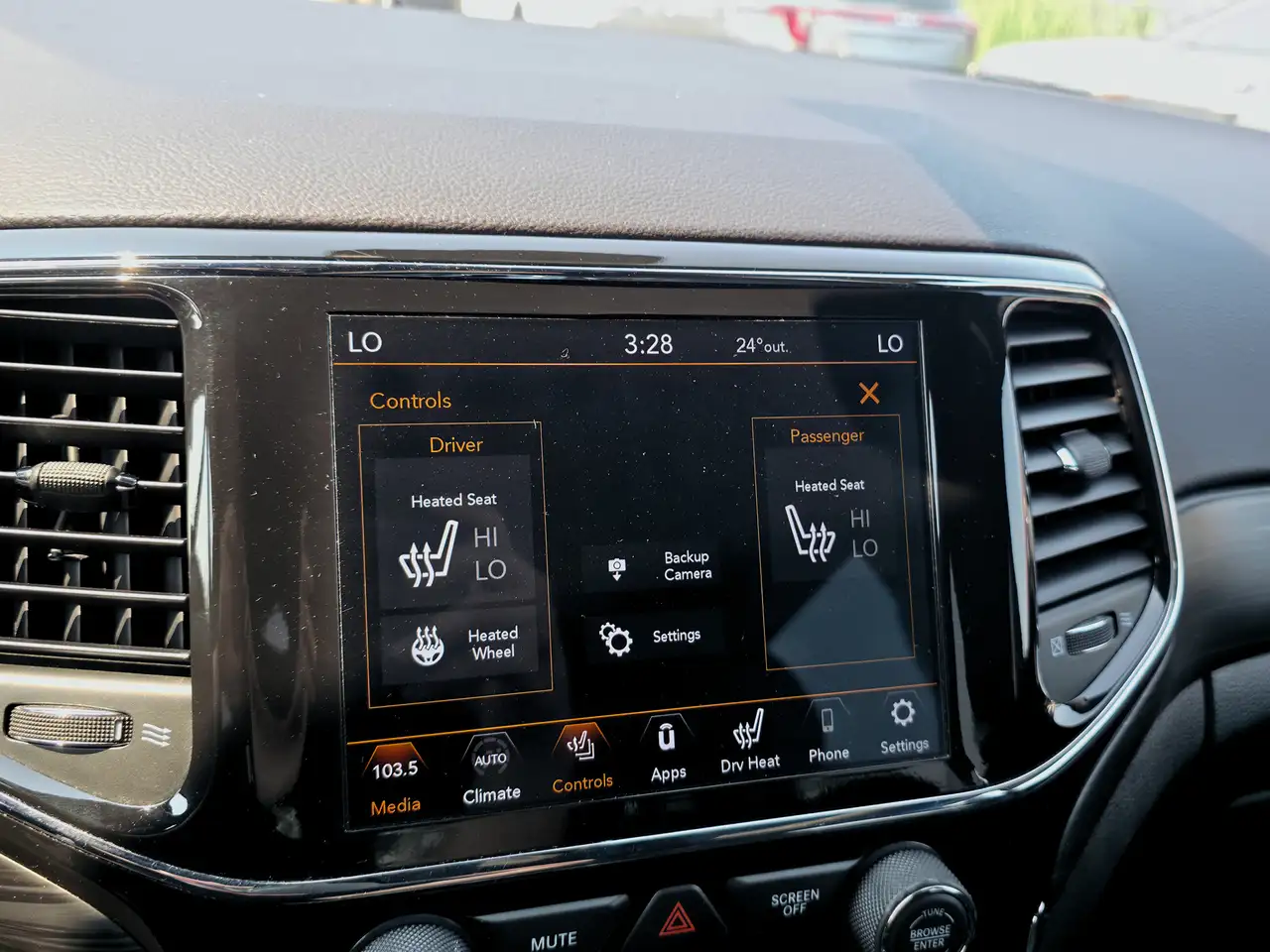 Jeep Grand Cherokee снимка Jeep Grand Cherokee