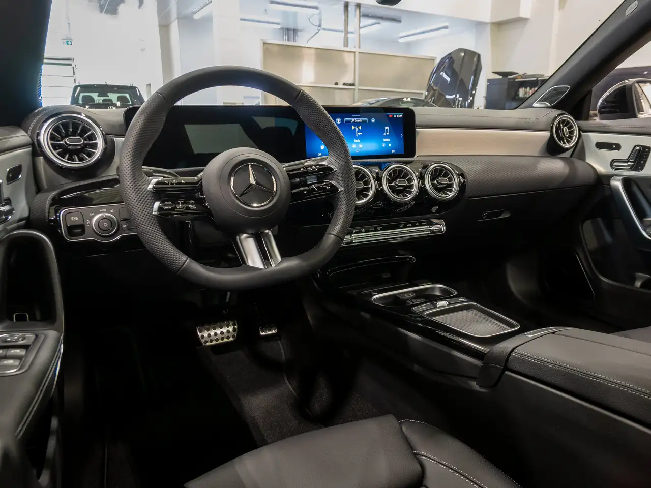 Mercedes-Benz CLA photo Mercedes-Benz CLA