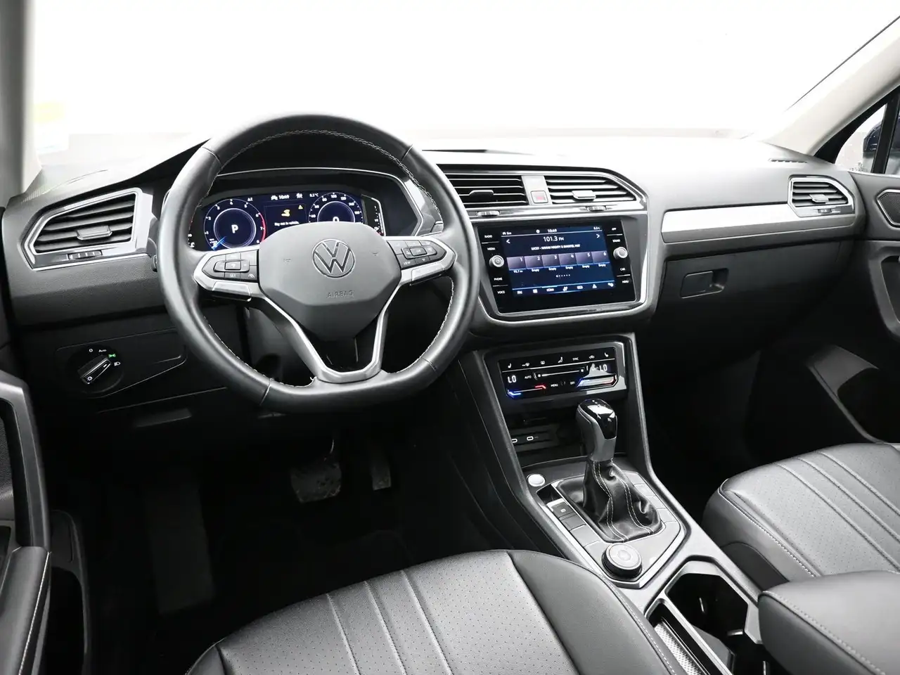Volkswagen Tiguan снимка Volkswagen Tiguan