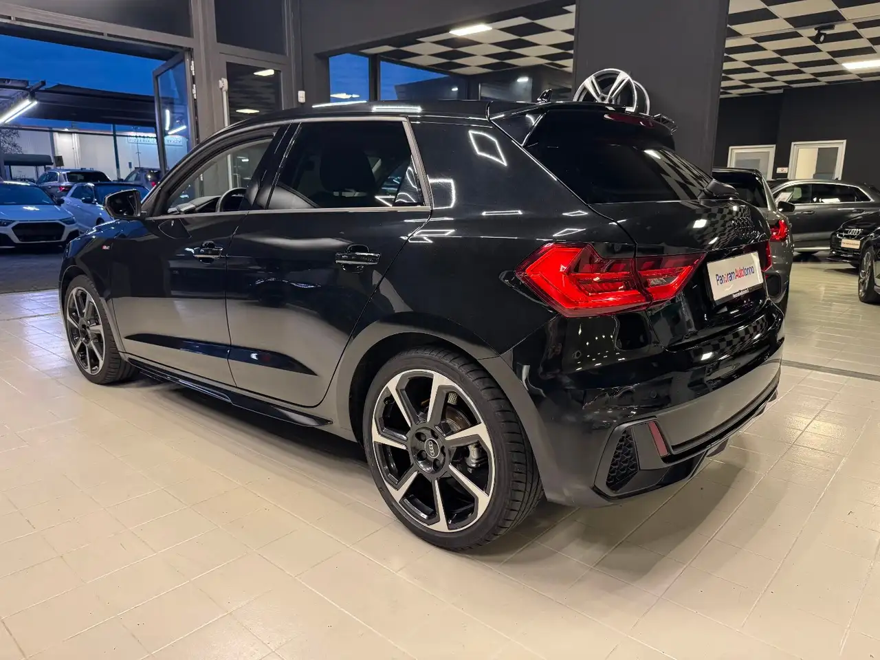 Audi A1 SPB 30 TFSI S tronic Identity Black, миниатюра 5