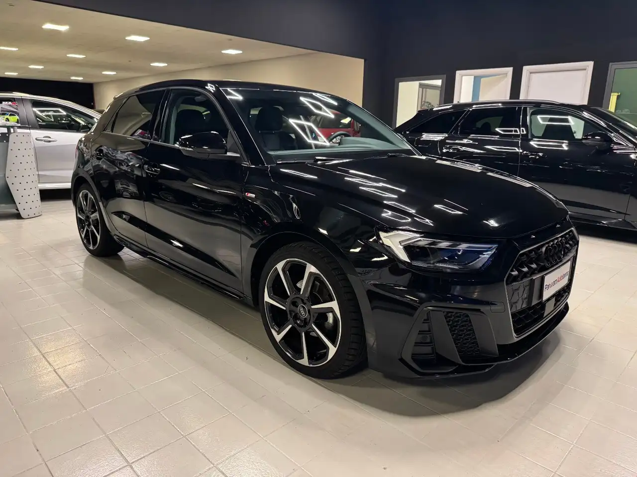 Audi A1 SPB 30 TFSI S tronic Identity Black, миниатюра 2