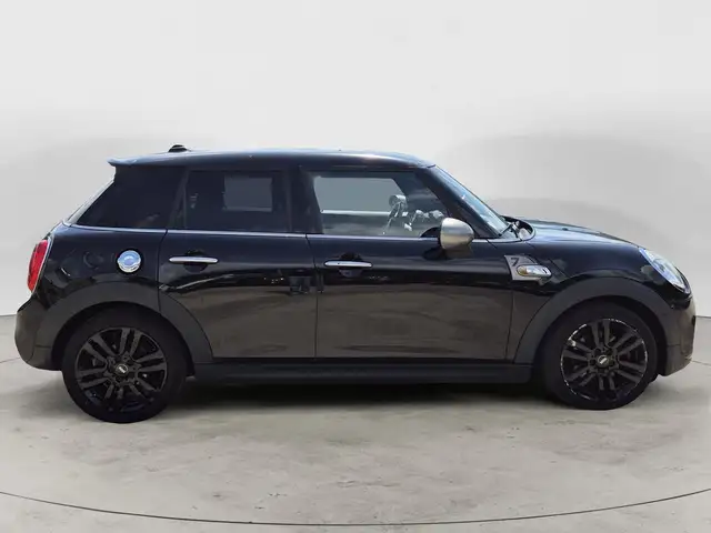 Mini Cooper Cooper view 5